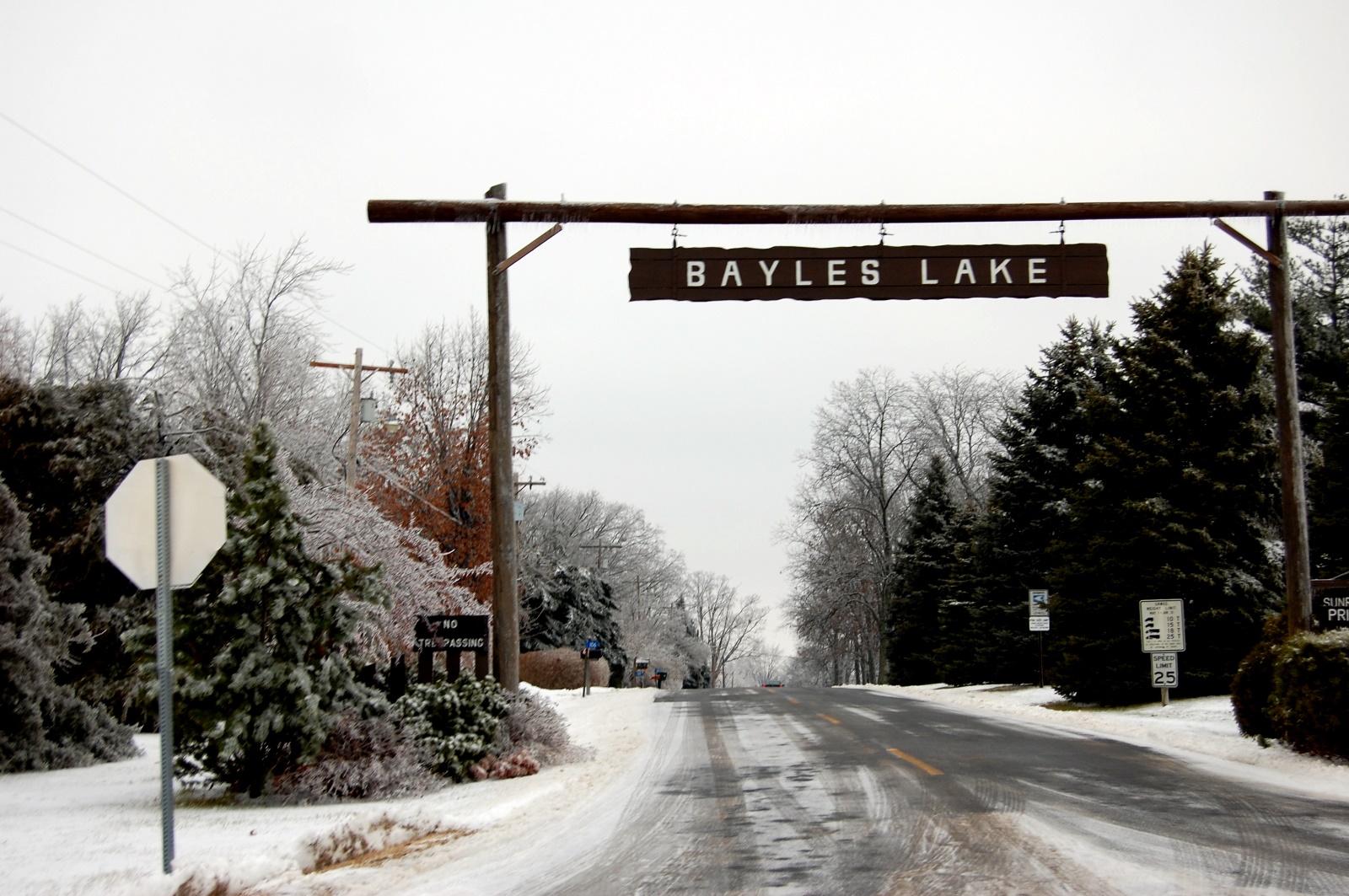 Bayles Lake entrance