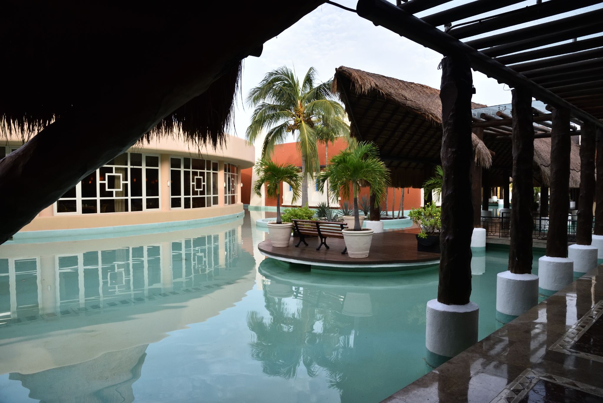 The Pagoda and the La Laguna Buffets restaurants