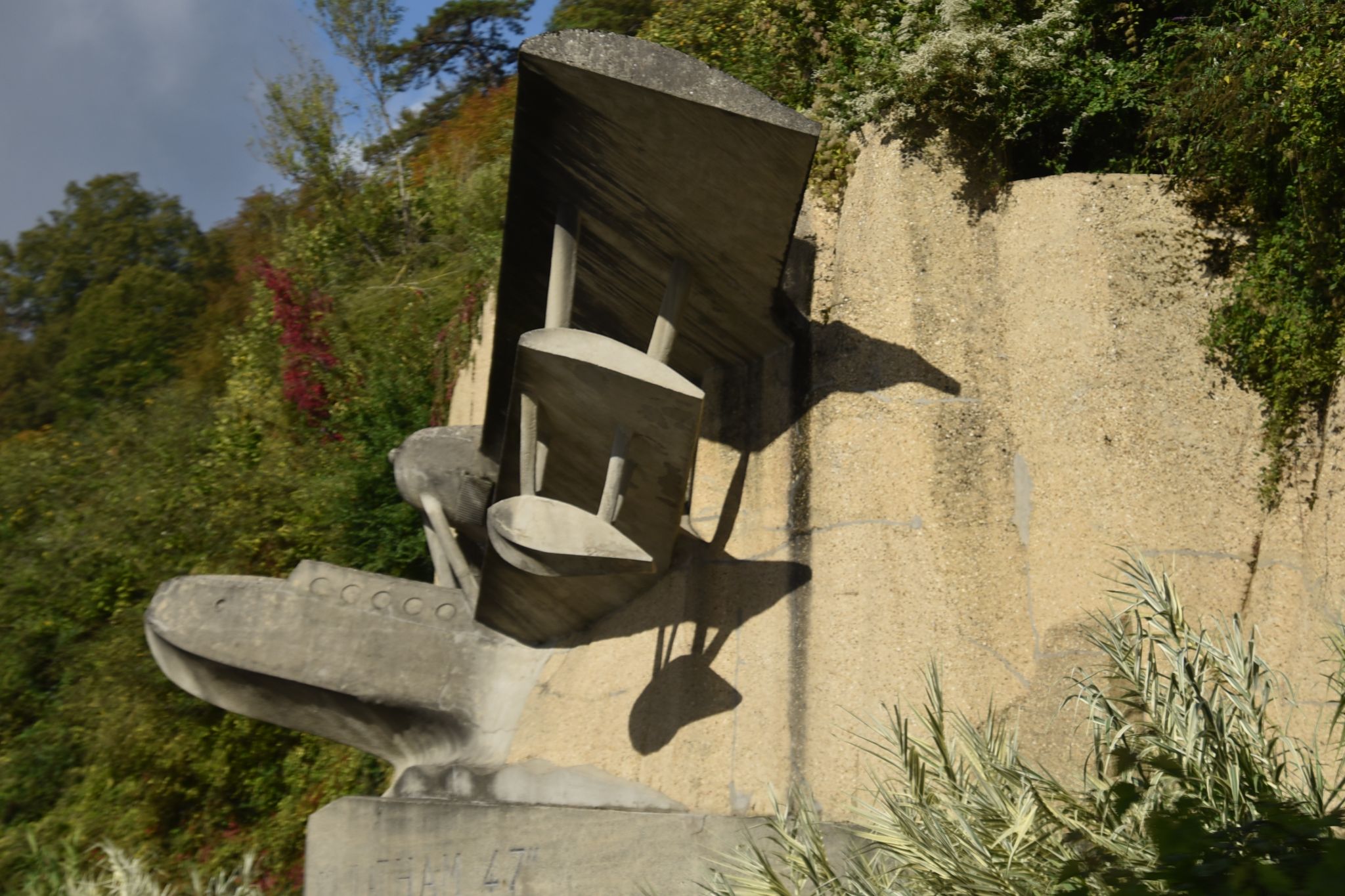 Monument Latham 47
